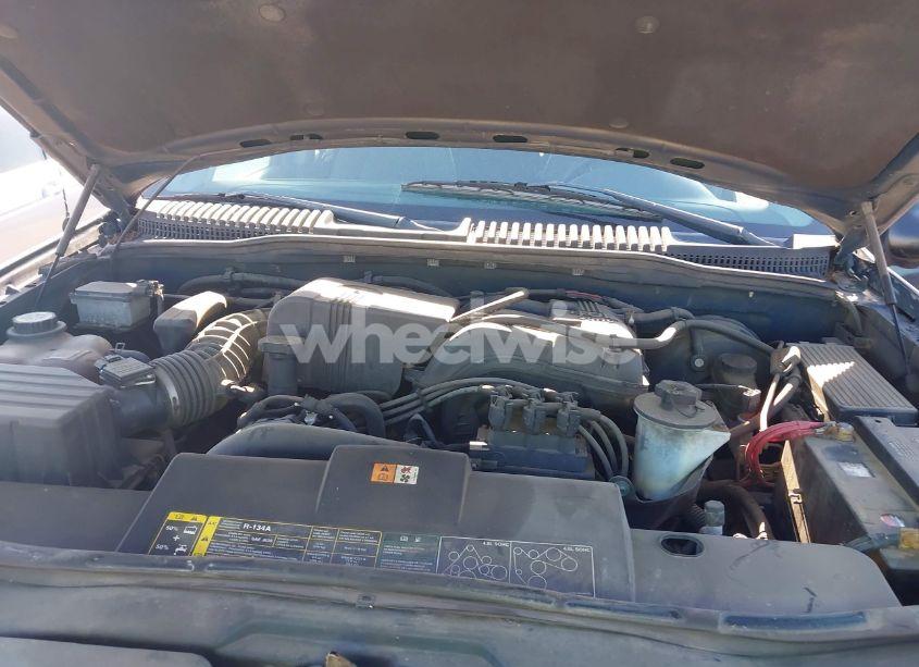 Photo 10 of 2002 Ford Explorer XLS (VIN 1FMZU72E02UB24774)