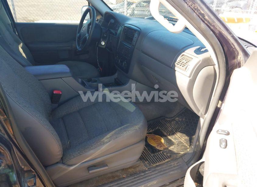 Photo 5 of 2002 Ford Explorer XLS (VIN 1FMZU72E02UB24774)