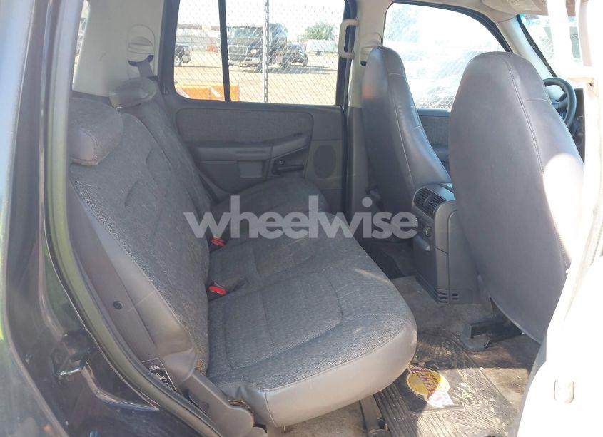 Photo 8 of 2002 Ford Explorer XLS (VIN 1FMZU72E02UB24774)