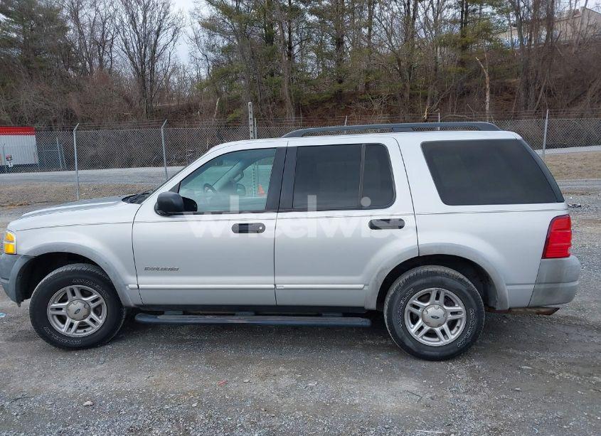 Photo 14 of 2002 Ford Explorer XLS (VIN 1FMZU72E12UC30599)