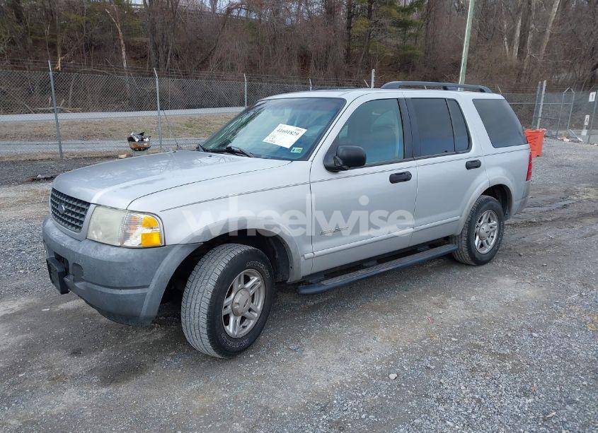 Photo 2 of 2002 Ford Explorer XLS (VIN 1FMZU72E12UC30599)