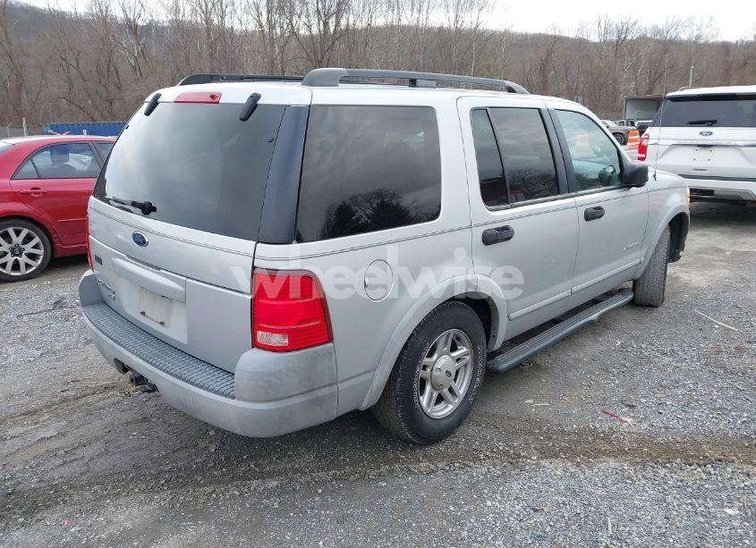 Photo 4 of 2002 Ford Explorer XLS (VIN 1FMZU72E12UC30599)