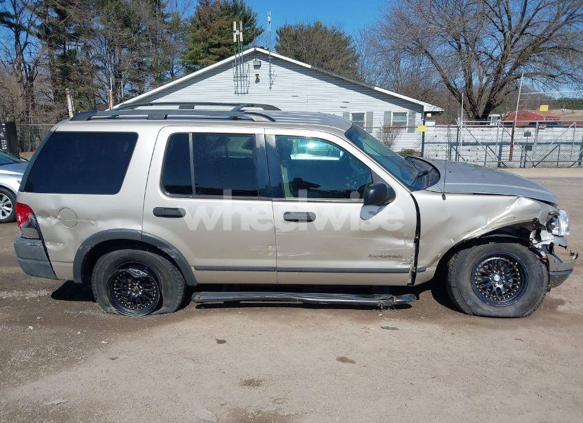 Photo 13 of 2004 Ford Explorer XLS (VIN 1FMZU72E14UC11599)