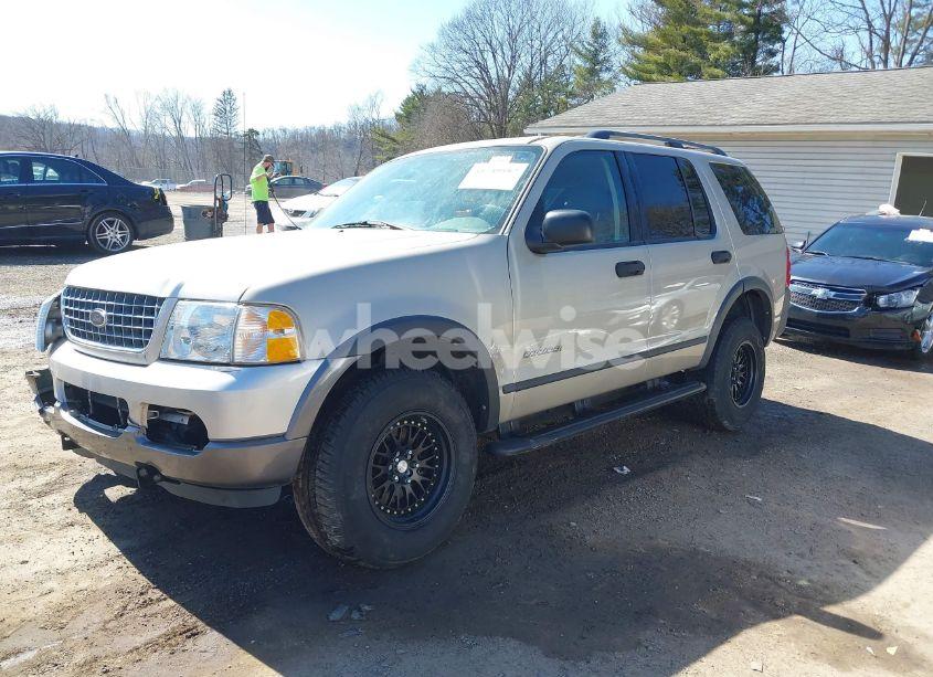 Photo 2 of 2004 Ford Explorer XLS (VIN 1FMZU72E14UC11599)