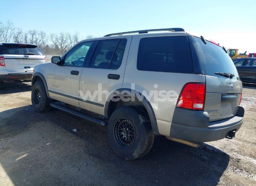 Photo 3 of 2004 Ford Explorer XLS (VIN 1FMZU72E14UC11599)