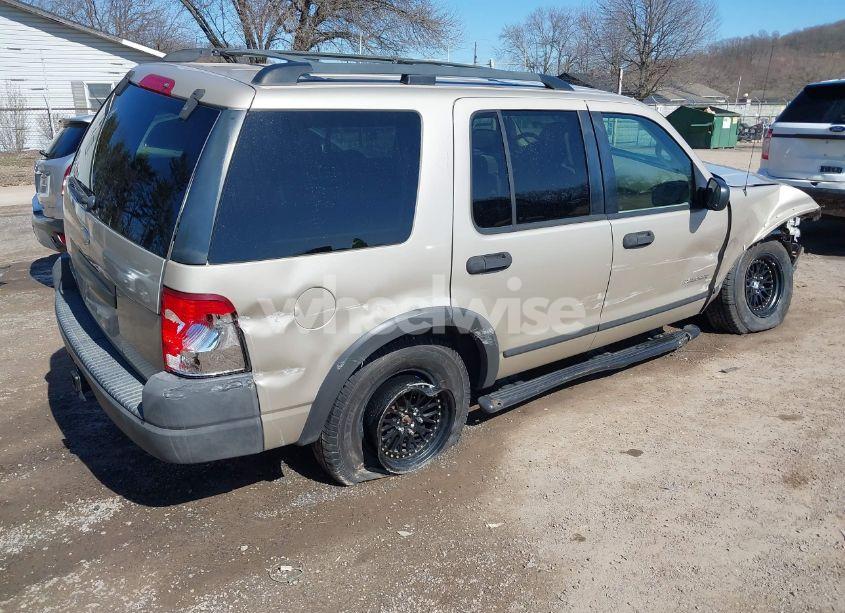 Photo 4 of 2004 Ford Explorer XLS (VIN 1FMZU72E14UC11599)