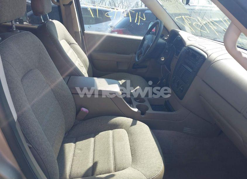 Photo 5 of 2004 Ford Explorer XLS (VIN 1FMZU72E14UC11599)