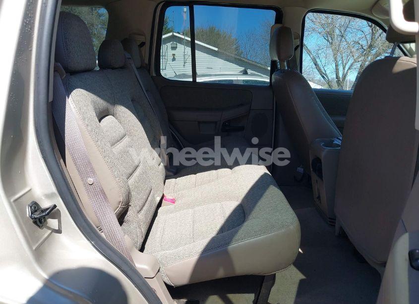 Photo 8 of 2004 Ford Explorer XLS (VIN 1FMZU72E14UC11599)