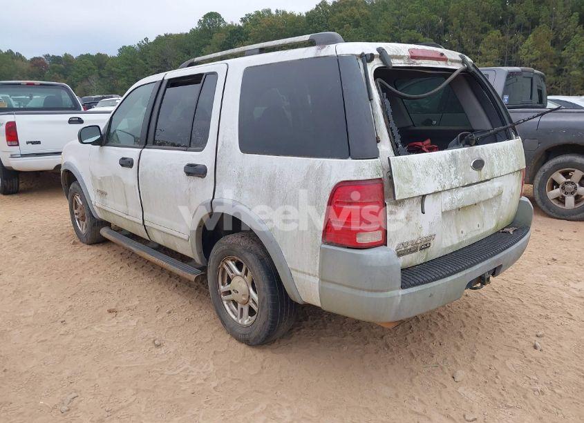 Photo 3 of 2002 Ford Explorer XLS (VIN 1FMZU72E22UA32131)