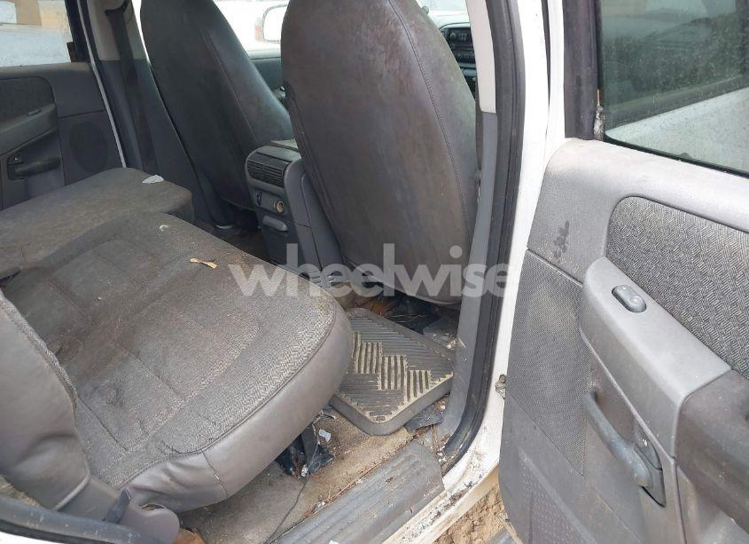 Photo 8 of 2002 Ford Explorer XLS (VIN 1FMZU72E22UA32131)