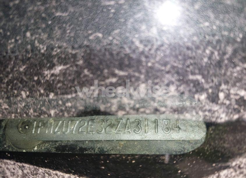 Photo 9 of 2002 Ford Explorer XLS (VIN 1FMZU72E32ZA31184)