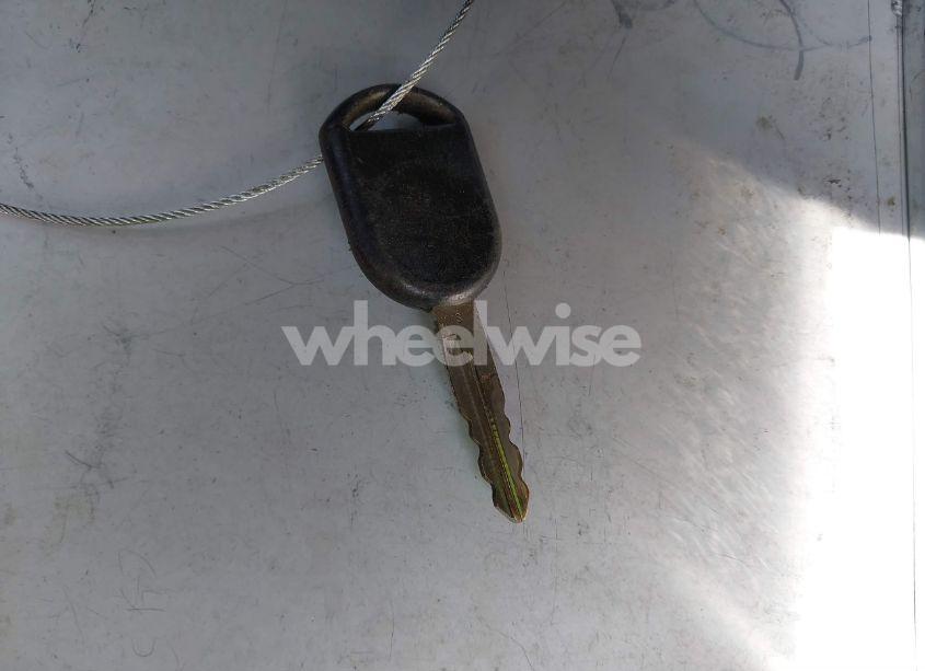 Photo 11 of 2002 Ford Explorer XLS (VIN 1FMZU72E32ZB64382)