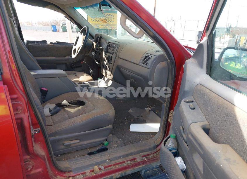 Photo 5 of 2002 Ford Explorer XLS (VIN 1FMZU72E32ZB64382)