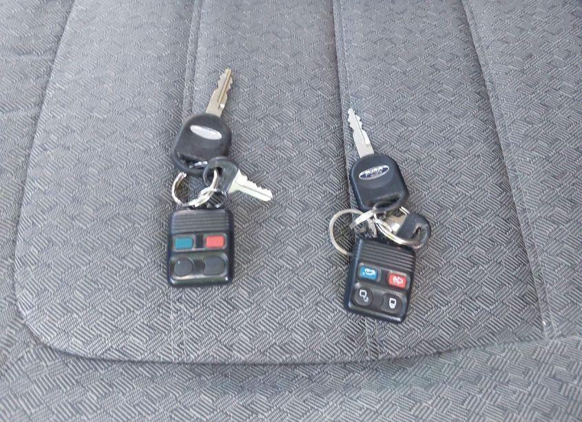 Photo 11 of 2002 Ford Explorer XLS (VIN 1FMZU72E42ZA08951)