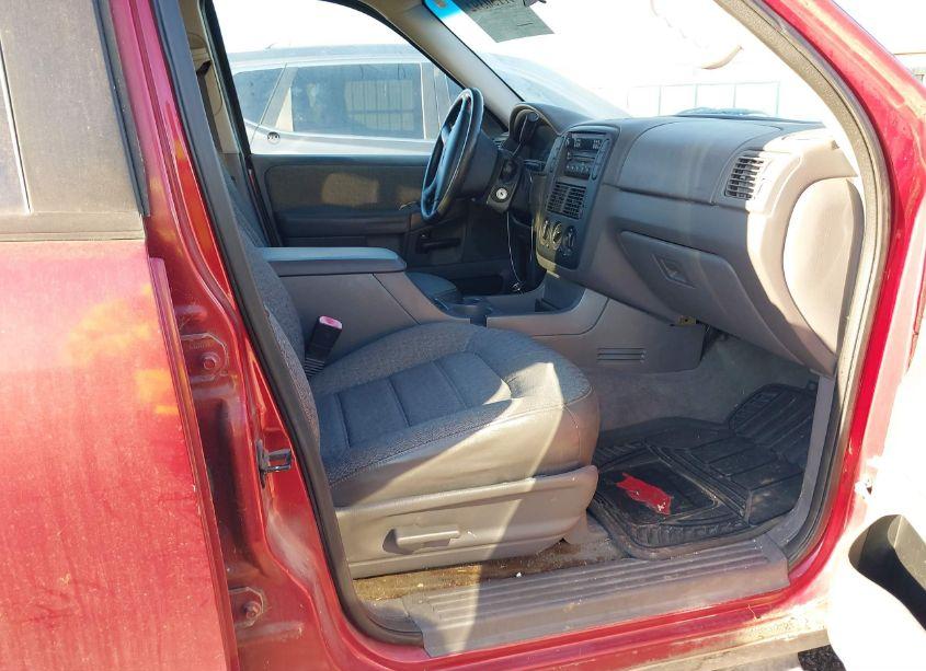 Photo 5 of 2002 Ford Explorer XLS (VIN 1FMZU72E42ZA08951)