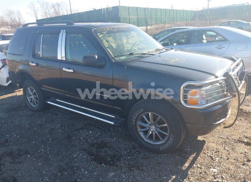 2002 Ford Explorer XLS (VIN 1FMZU72E42ZB11898) main photo