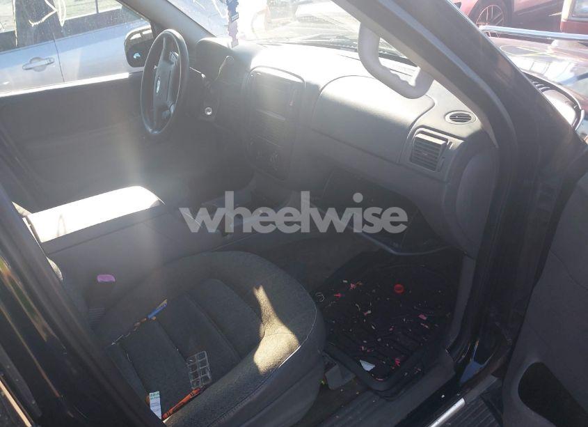 Photo 5 of 2002 Ford Explorer XLS (VIN 1FMZU72E42ZB11898)