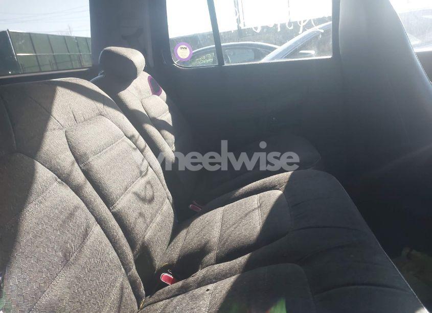 Photo 8 of 2002 Ford Explorer XLS (VIN 1FMZU72E42ZB11898)