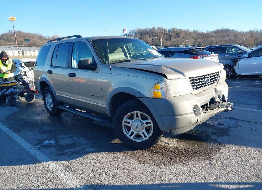 2002 Ford Explorer XLS (VIN 1FMZU72E62UC43610) main photo