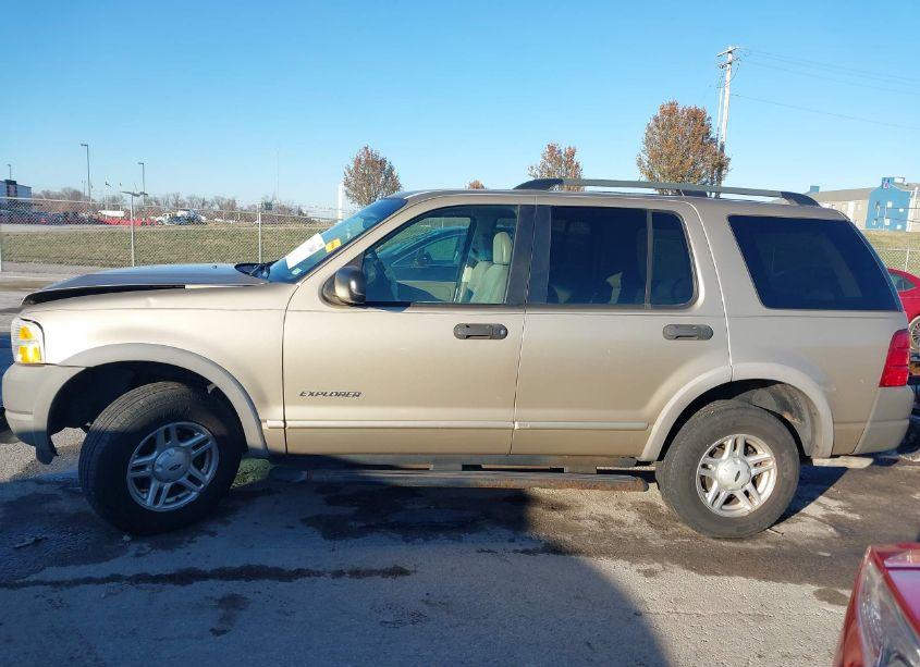Photo 14 of 2002 Ford Explorer XLS (VIN 1FMZU72E62UC43610)