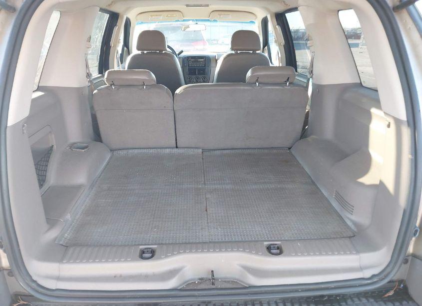 Photo 17 of 2002 Ford Explorer XLS (VIN 1FMZU72E62UC43610)