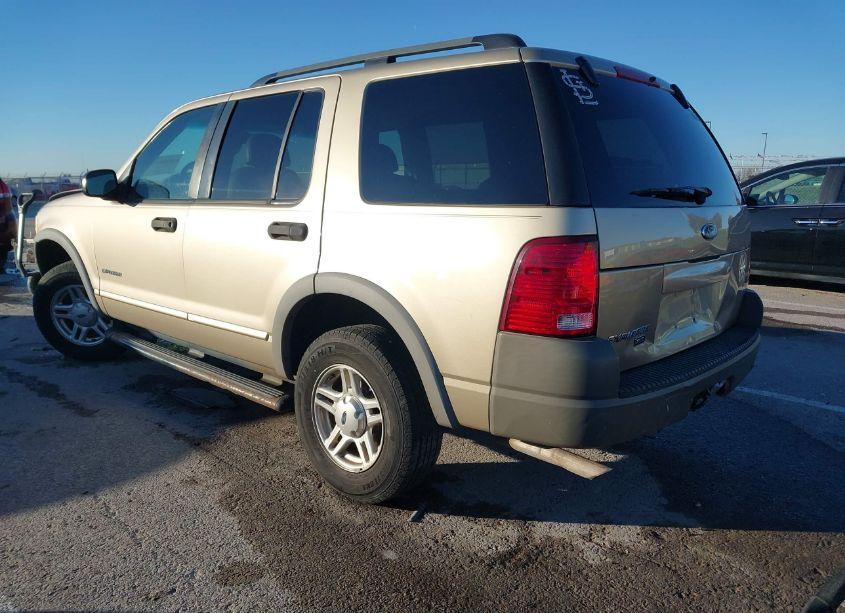 Photo 3 of 2002 Ford Explorer XLS (VIN 1FMZU72E62UC43610)