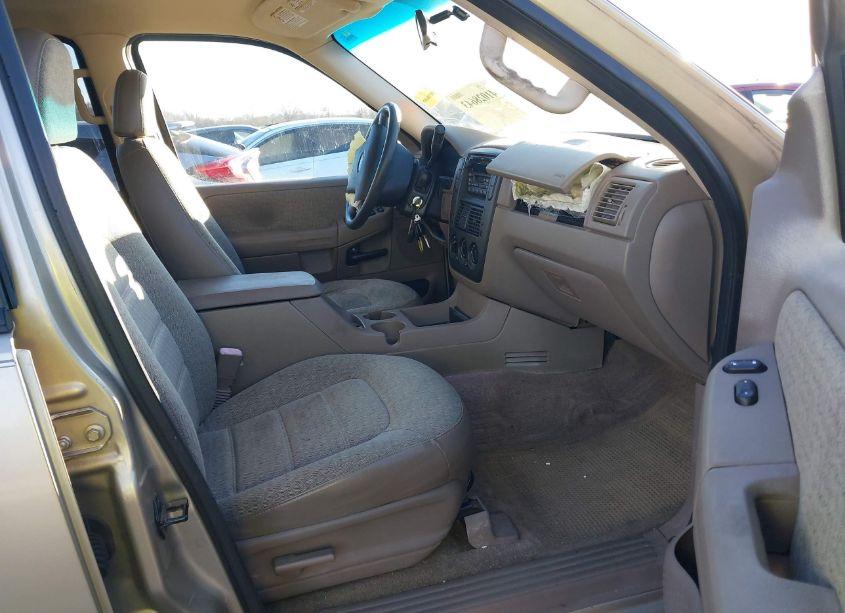 Photo 5 of 2002 Ford Explorer XLS (VIN 1FMZU72E62UC43610)