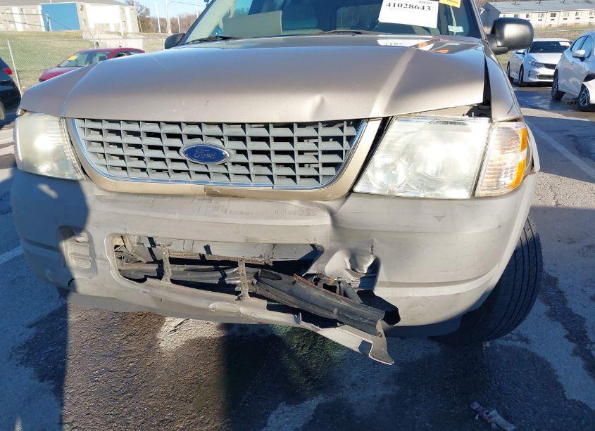 Photo 6 of 2002 Ford Explorer XLS (VIN 1FMZU72E62UC43610)