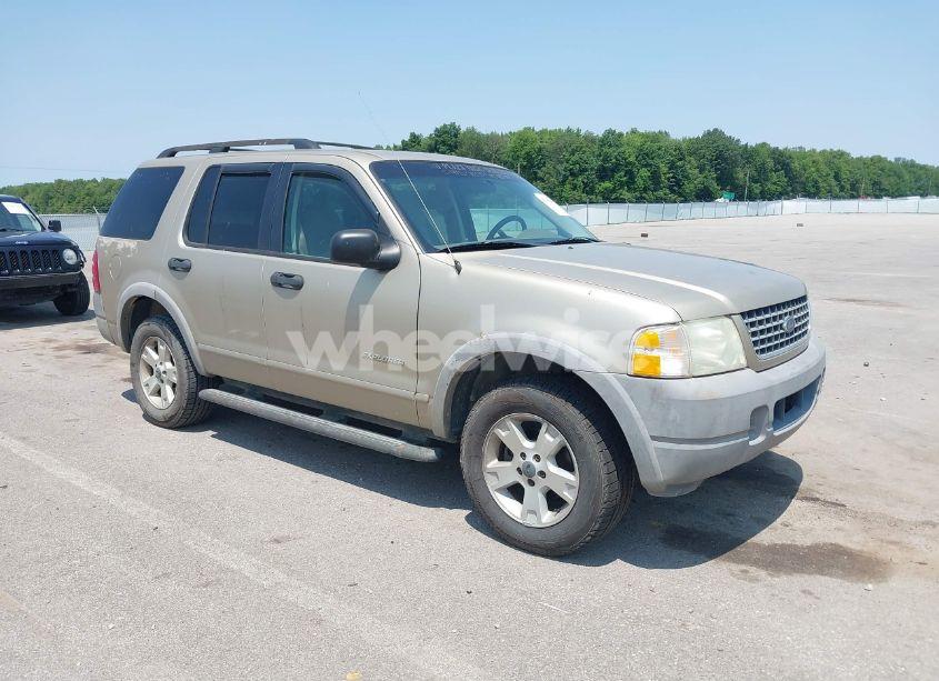 2002 Ford Explorer XLS (VIN 1FMZU72E72ZA77570) main photo