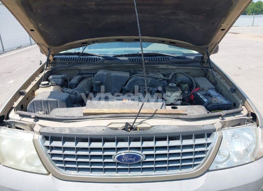 Photo 10 of 2002 Ford Explorer XLS (VIN 1FMZU72E72ZA77570)