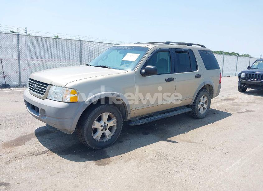 Photo 2 of 2002 Ford Explorer XLS (VIN 1FMZU72E72ZA77570)