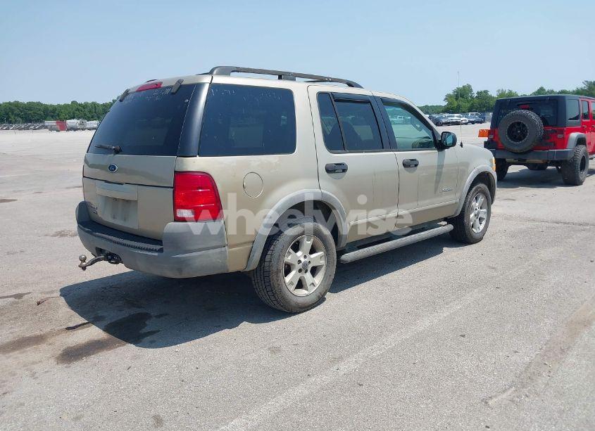 Photo 4 of 2002 Ford Explorer XLS (VIN 1FMZU72E72ZA77570)