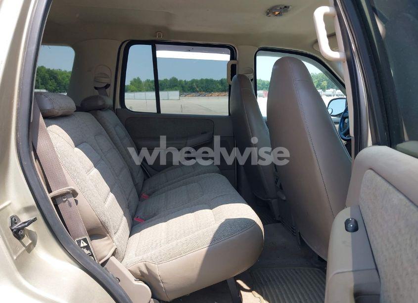 Photo 8 of 2002 Ford Explorer XLS (VIN 1FMZU72E72ZA77570)