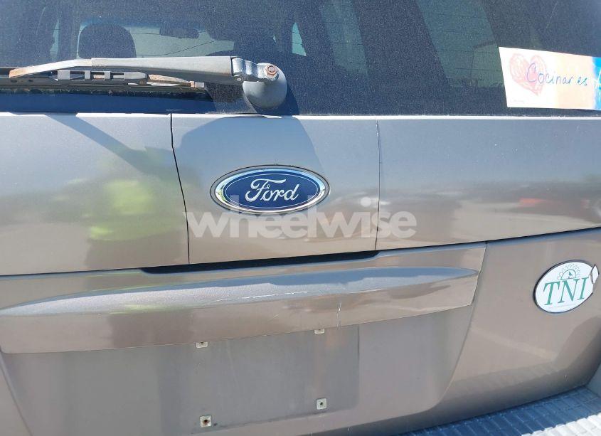 Photo 6 of 2002 Ford Explorer XLS (VIN 1FMZU72E92UC39924)