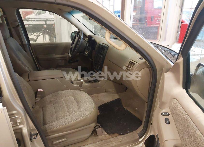 Photo 5 of 2004 Ford Explorer XLS (VIN 1FMZU72K04ZB09946)