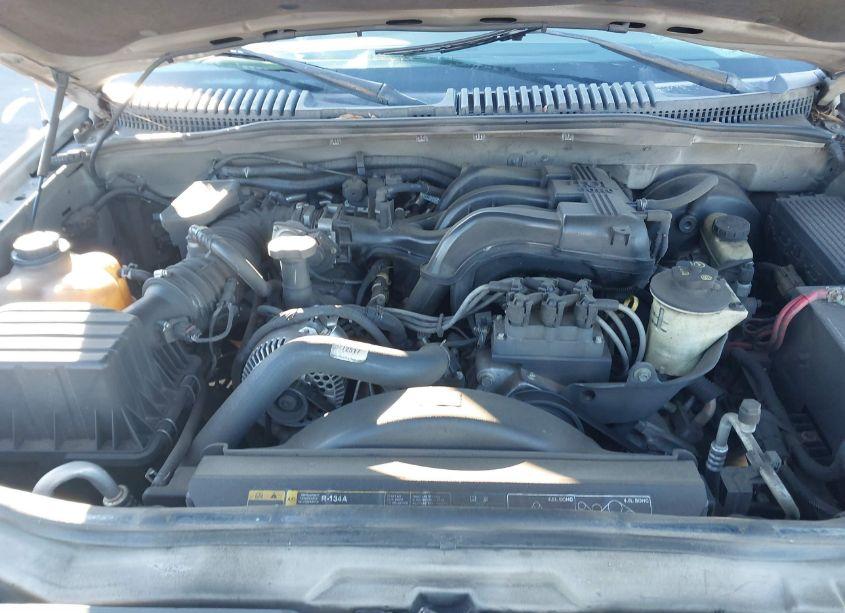 Photo 10 of 2004 Ford Explorer XLS (VIN 1FMZU72K14UB67254)