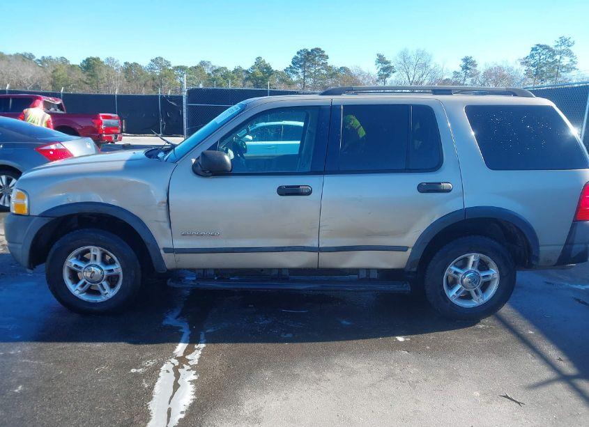Photo 14 of 2004 Ford Explorer XLS (VIN 1FMZU72K14UB67254)