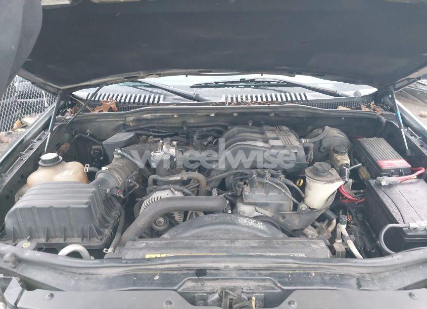 Photo 10 of 2004 Ford Explorer XLS (VIN 1FMZU72K14ZA61695)