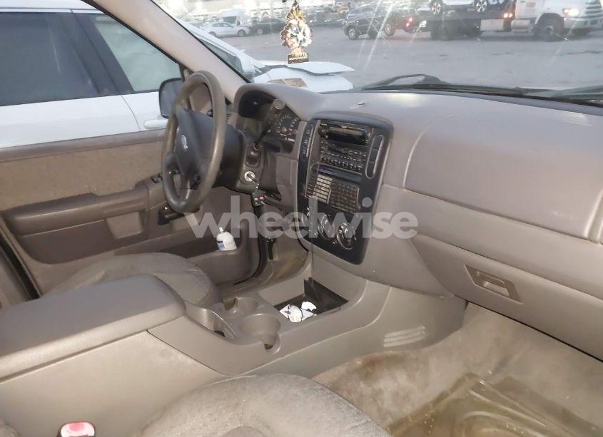 Photo 5 of 2003 Ford Explorer XLS (VIN 1FMZU72K23UA53388)