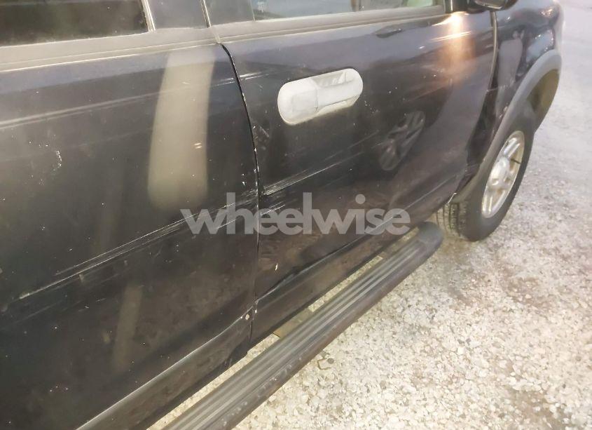 Photo 6 of 2003 Ford Explorer XLS (VIN 1FMZU72K23UA53388)