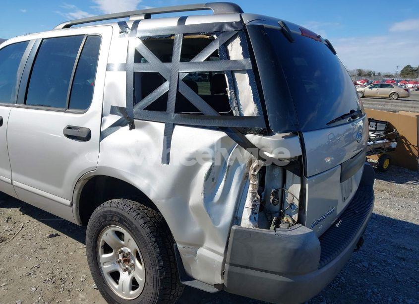Photo 6 of 2003 Ford Explorer XLS (VIN 1FMZU72K23UB83588)
