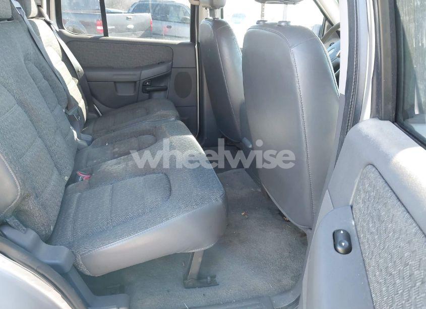 Photo 8 of 2003 Ford Explorer XLS (VIN 1FMZU72K23UB83588)