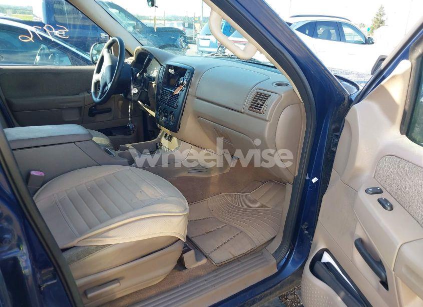 Photo 5 of 2004 Ford Explorer XLS (VIN 1FMZU72K24ZA70888)