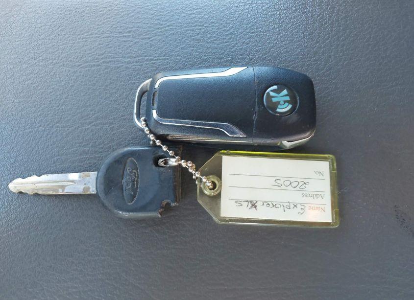 Photo 11 of 2005 Ford Explorer XLS/XLS SPORT (VIN 1FMZU72K35UA72602)