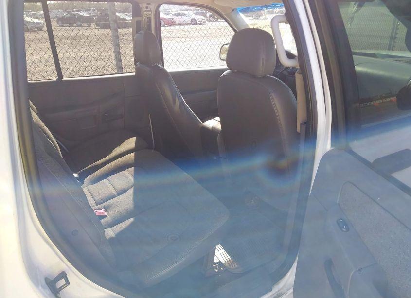Photo 8 of 2005 Ford Explorer XLS/XLS SPORT (VIN 1FMZU72K35UA72602)