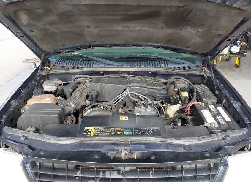 Photo 10 of 2003 Ford Explorer XLS (VIN 1FMZU72K43ZA47157)