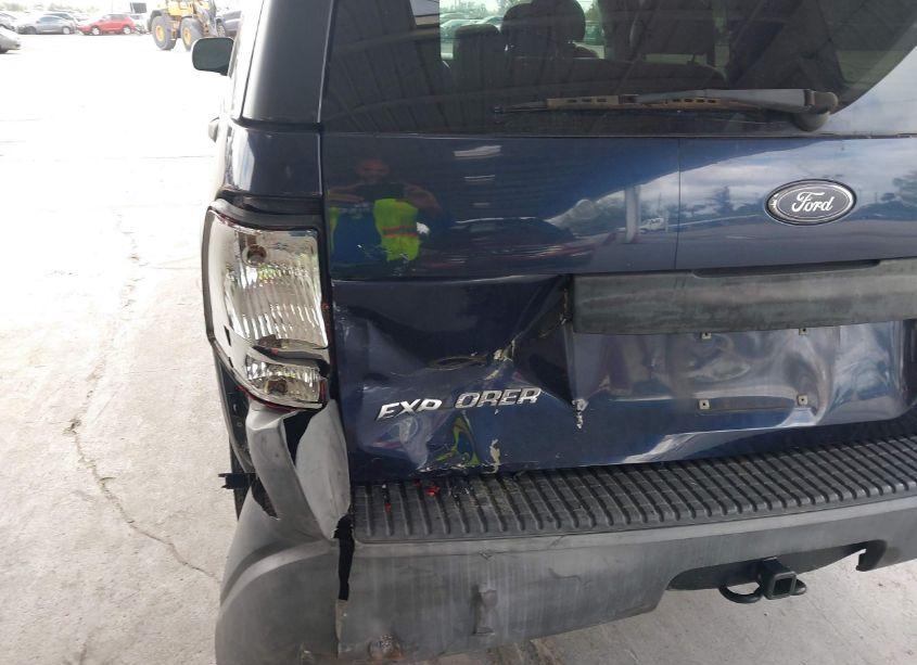 Photo 6 of 2003 Ford Explorer XLS (VIN 1FMZU72K43ZA47157)