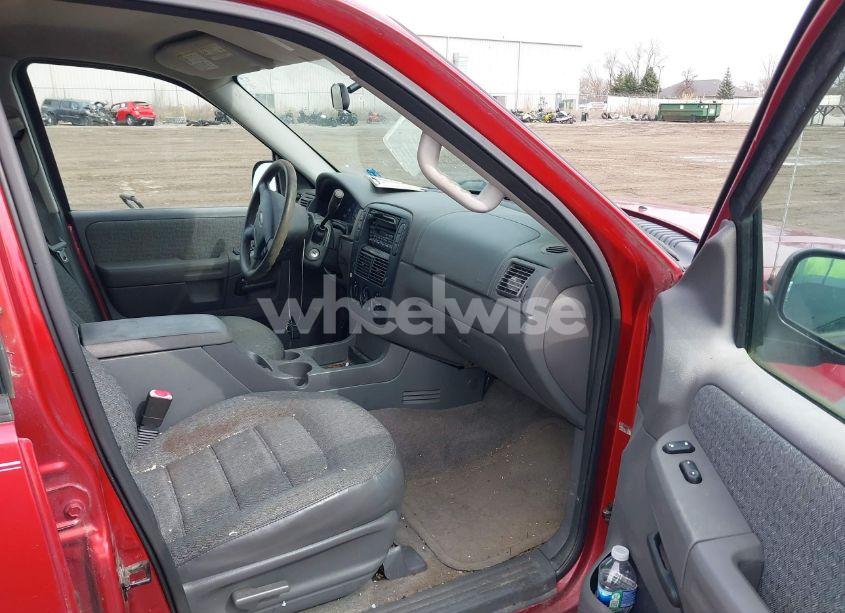 Photo 5 of 2003 Ford Explorer XLS (VIN 1FMZU72K53UC29656)