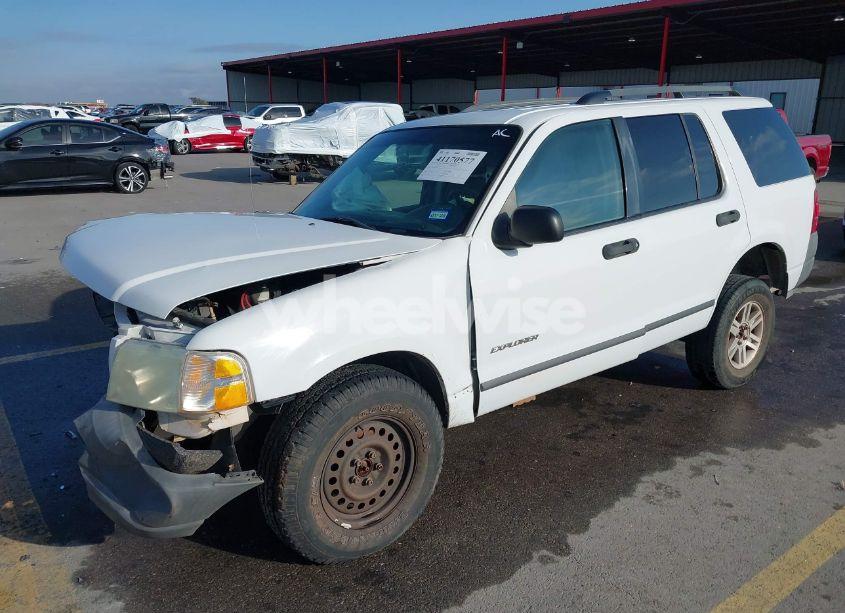 Photo 2 of 2004 Ford Explorer XLS (VIN 1FMZU72K54ZA65586)