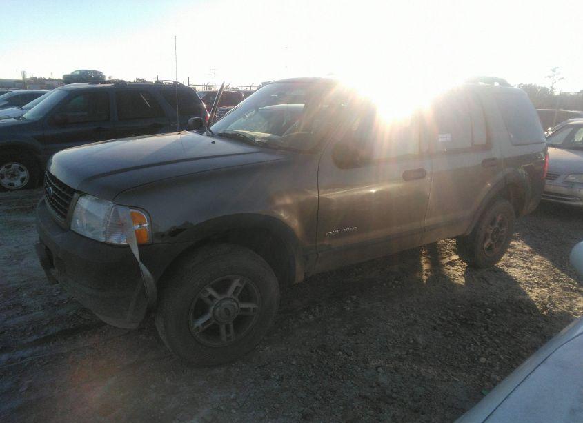 Photo 2 of 2005 Ford Explorer XLS/XLS SPORT (VIN 1FMZU72K55UA45076)